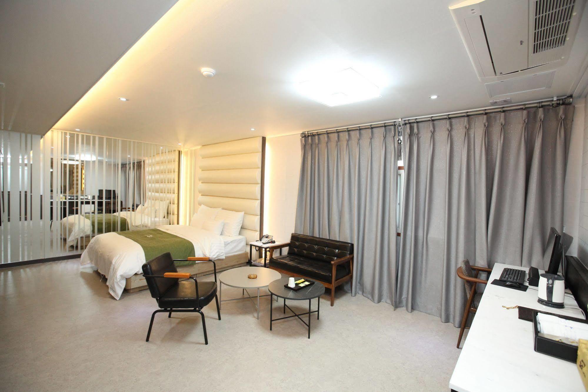 Hotel 500Th Mokpo Extérieur photo